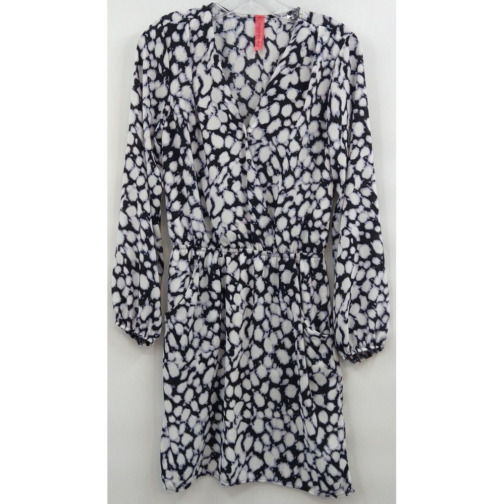 Eight Sixty Women size Small Casual Dress with pockets Black White & Purple‎